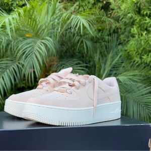 Nike Air Force 1 Sage Low